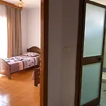 & Herges Bed & Breakfast *