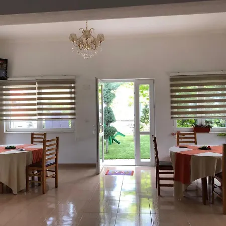 & Herges Oda ve Kahvaltı *