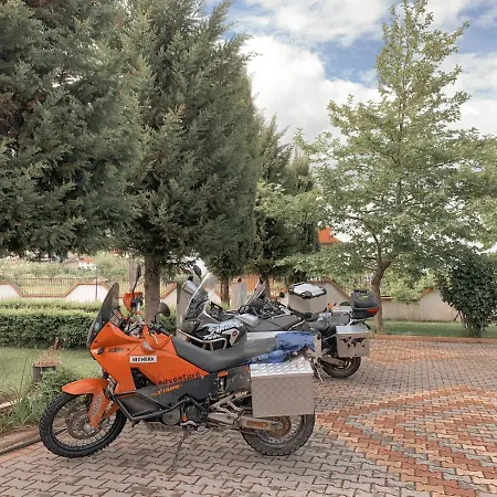 & Herges Oda ve Kahvaltı *