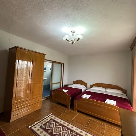 & Herges Bed & Breakfast *