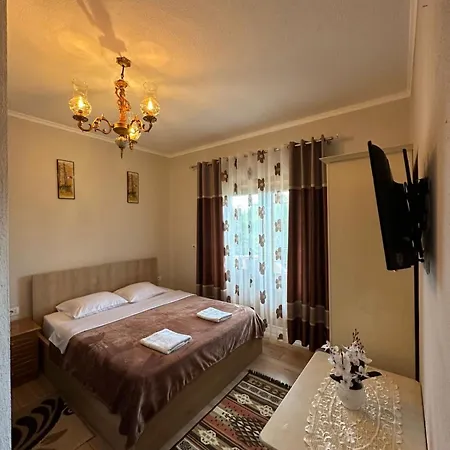 & Herges Bed & Breakfast *